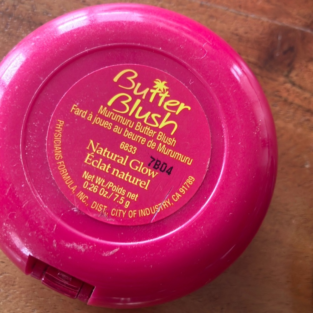 Bundle of blushes - milani , maybelline, physicians formula essence - Picture 7 of 9